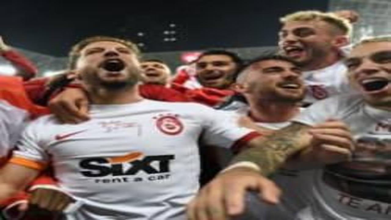 Galatasaray'a tebrik yağmuru Eski takımını unutmadı