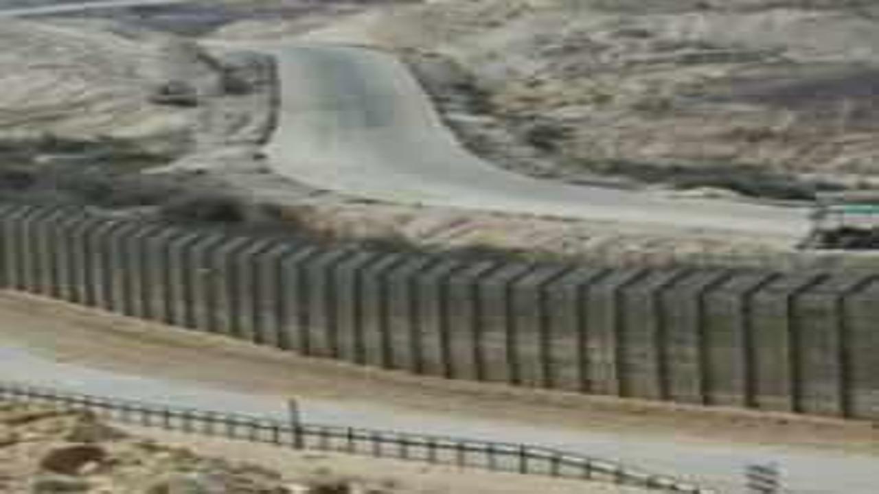 İsrail in Mısır sınırında 2 asker öldürüldü