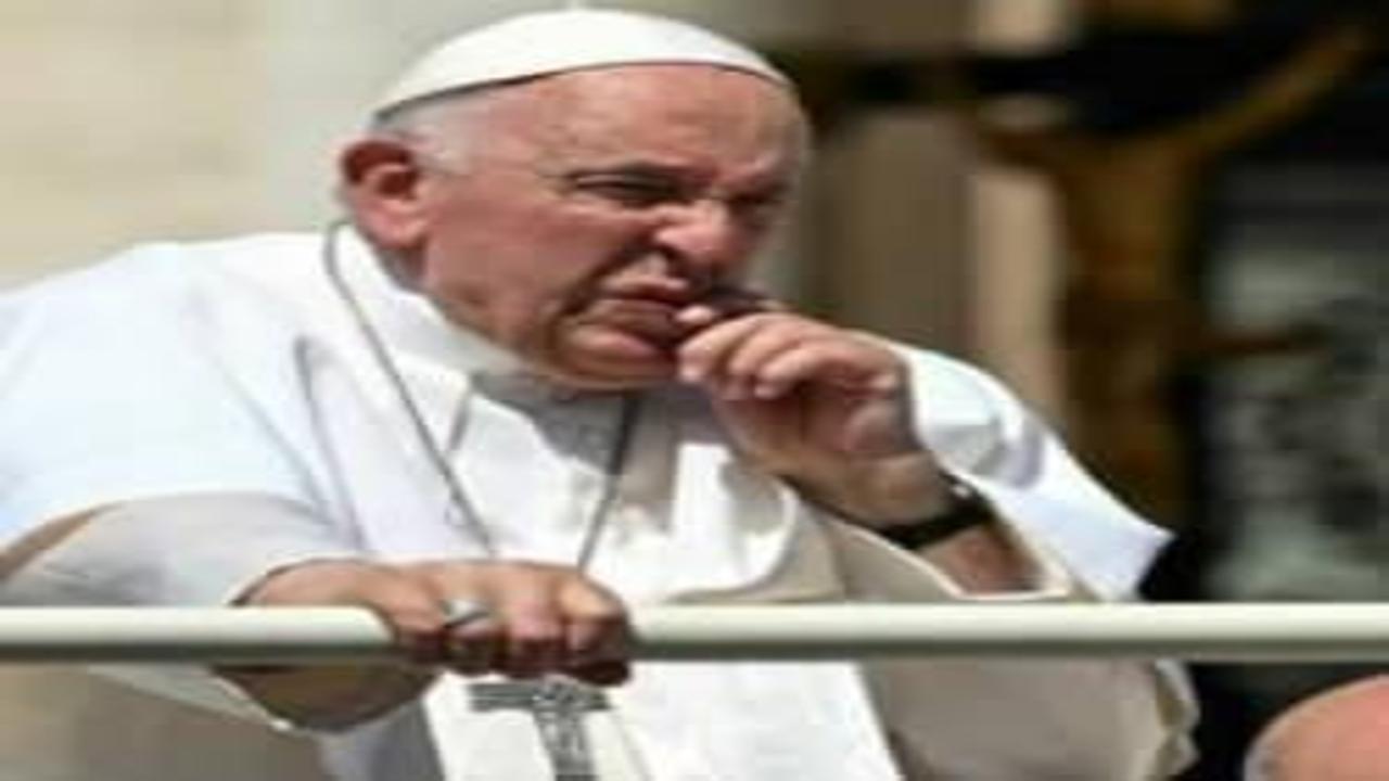Katoliklerin ruhani lideri Papa Francis'in ameliyatı hakkında açıklama