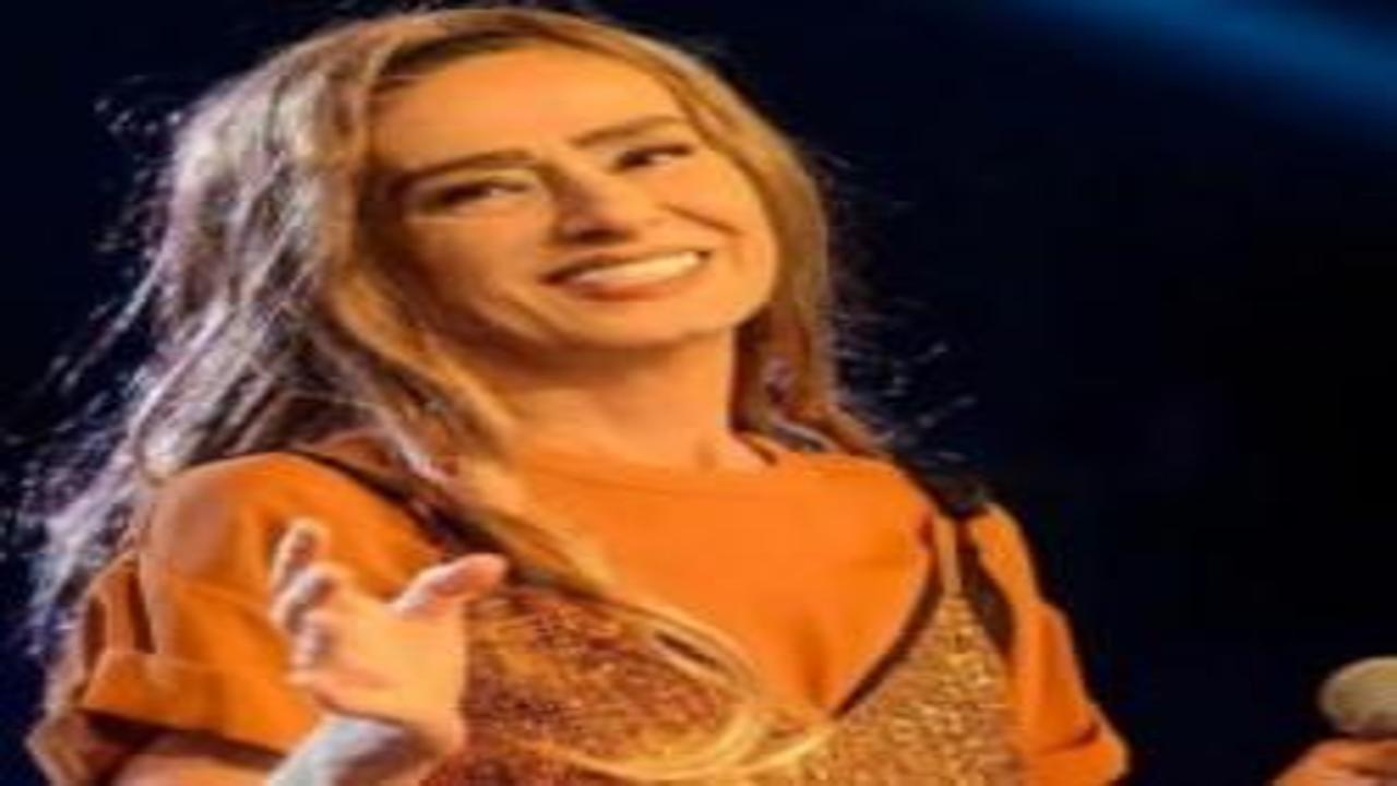 Ünlü şarkıcı Yıldız Tilbe'yi şoke eden olay Polis aracına çarptı