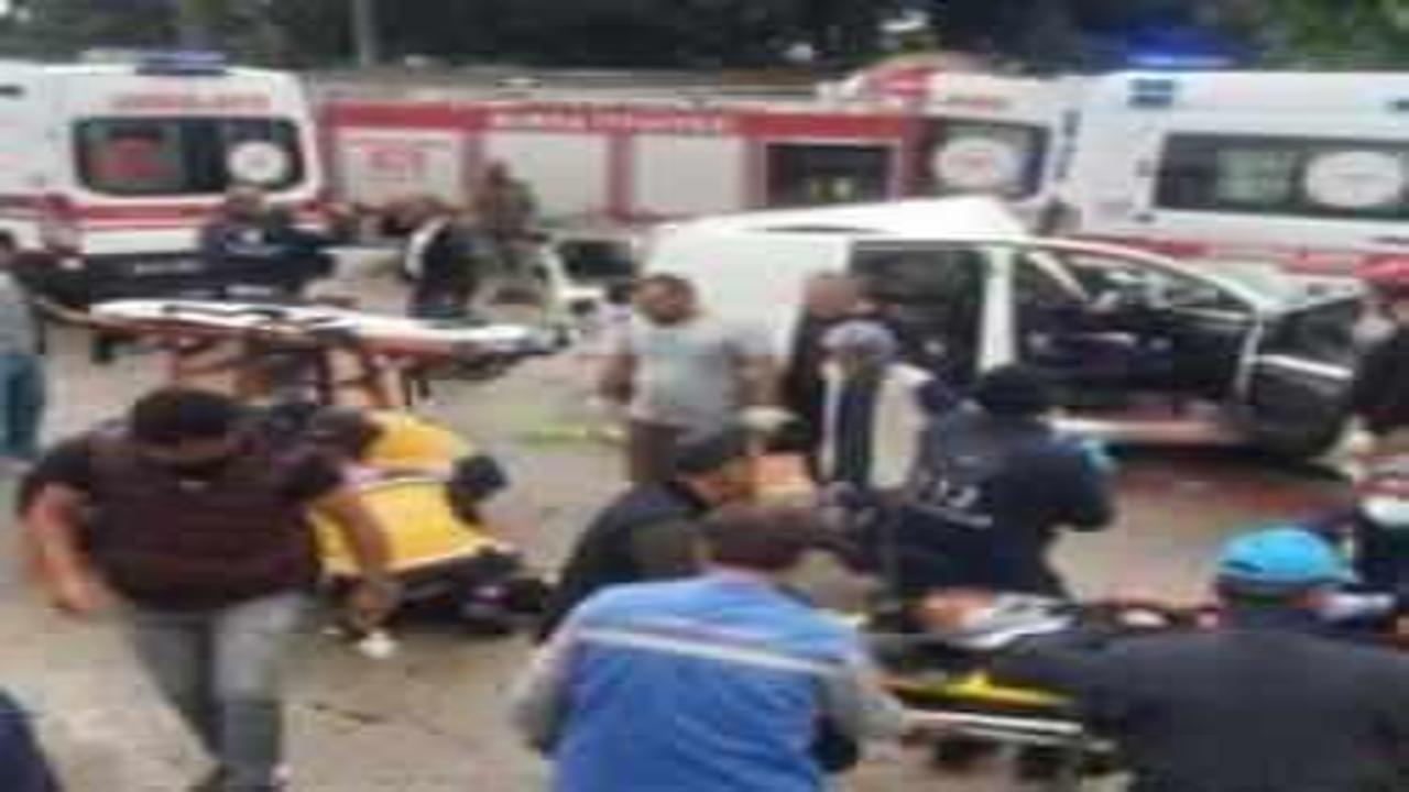 Bursa'da kahreden kaza 3 ölü 4 yaralı Dehşet görüntüler kamerada
