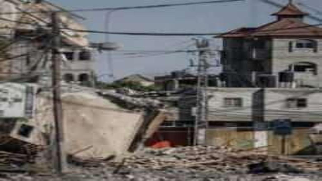 İsrail Gazze'de eve saldırdı 8 Filistinli şehit oldu