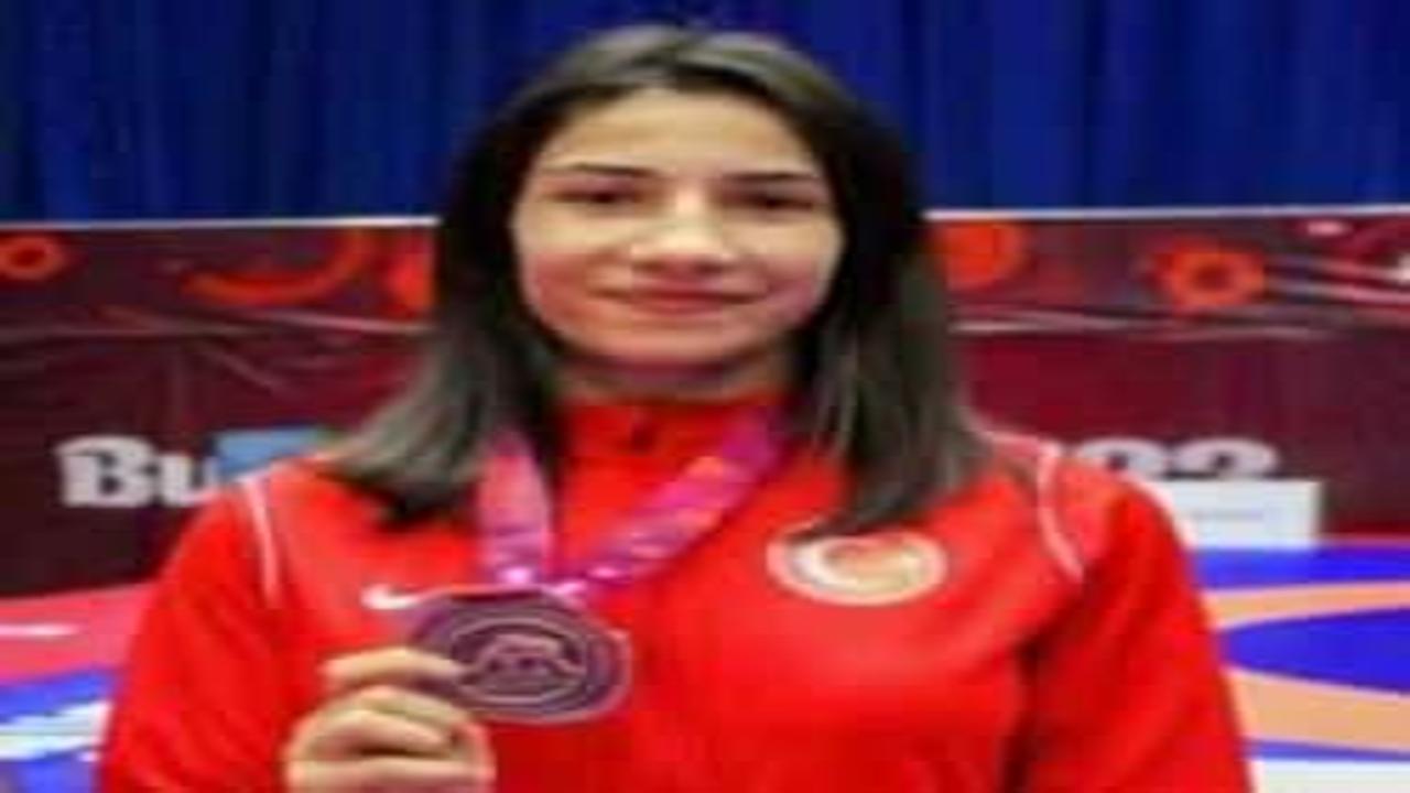 Zehra Demirhan gümüş madalya kazandı