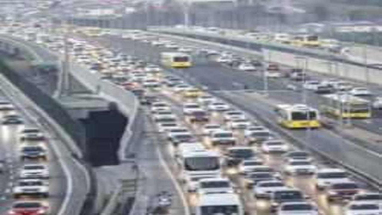 İstanbul'da trafik yoğunluğu yaşanıyor