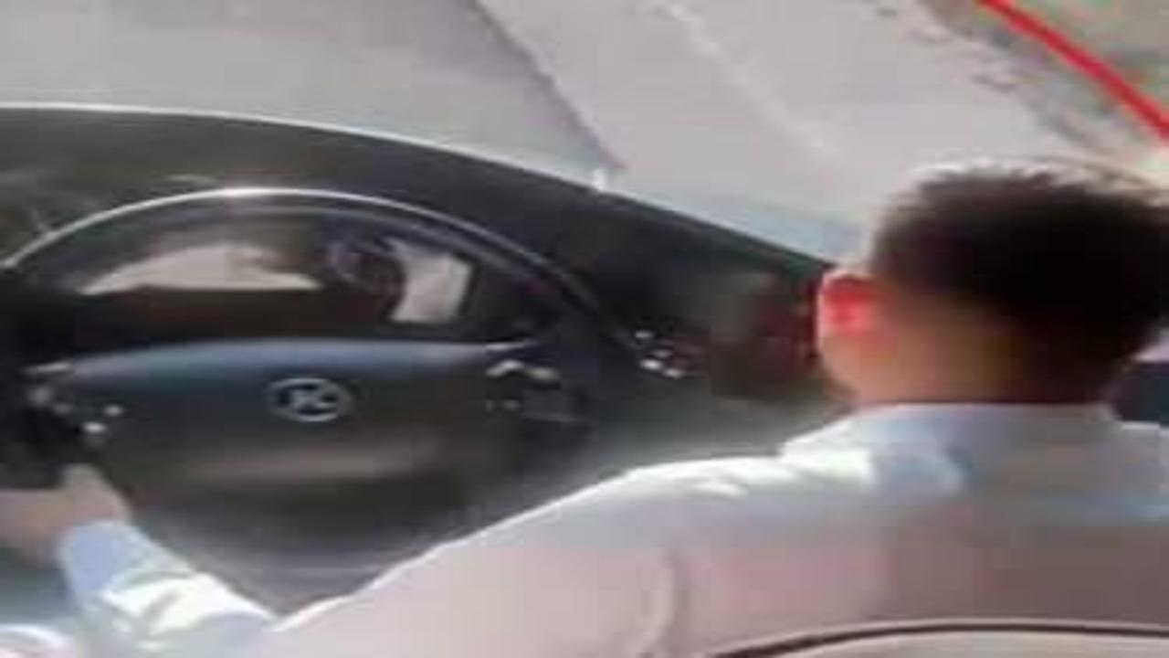 Şoförü rahatsızlanan otobüsü muavin durdurdu faciayı önledi