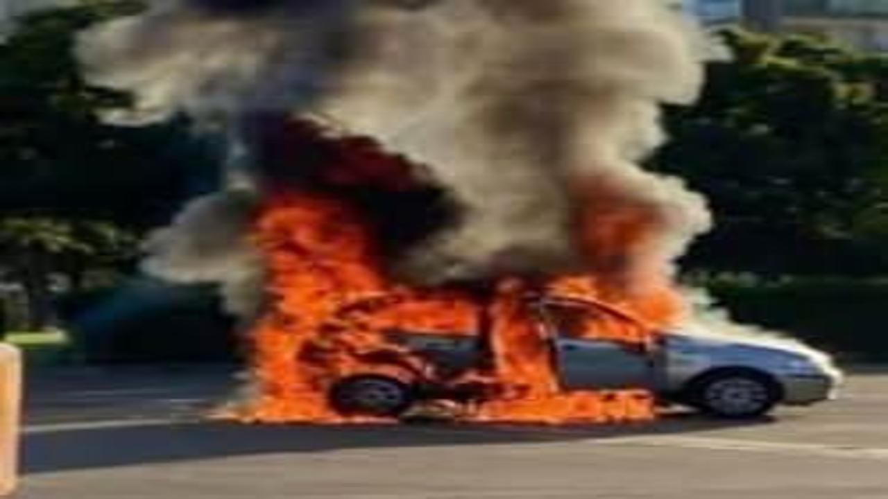 Muayeneden geçmeyen otomobilini yaktı