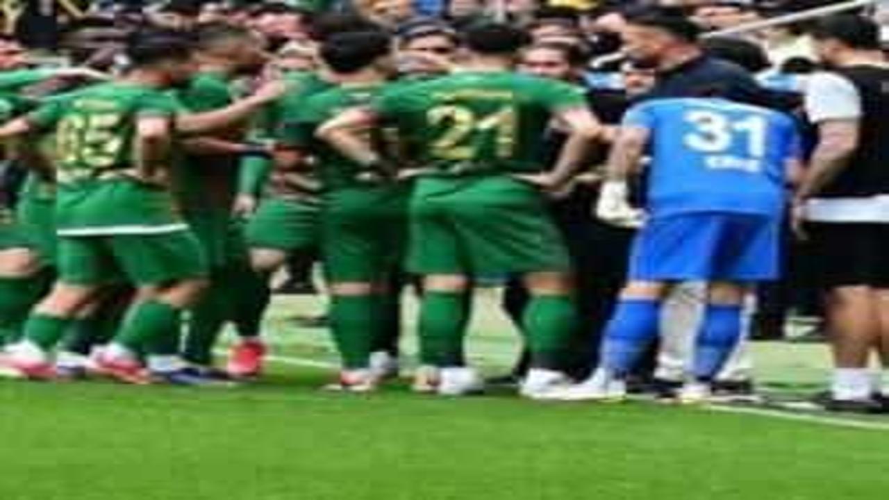 Amed Sportif Faaliyetler takım halinde disipline sevk edildi