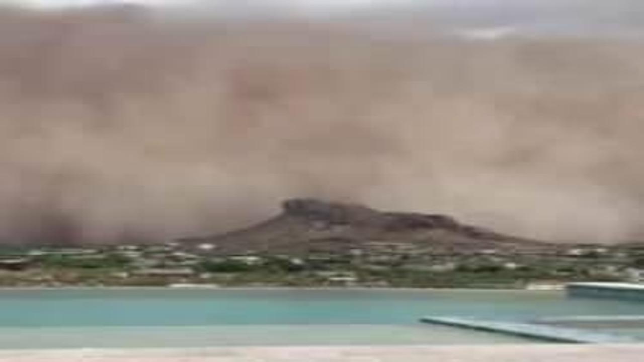 Arizona’da 55 bin kişi elektriksiz kaldı... Toz fırtınası hayatı felç etti!