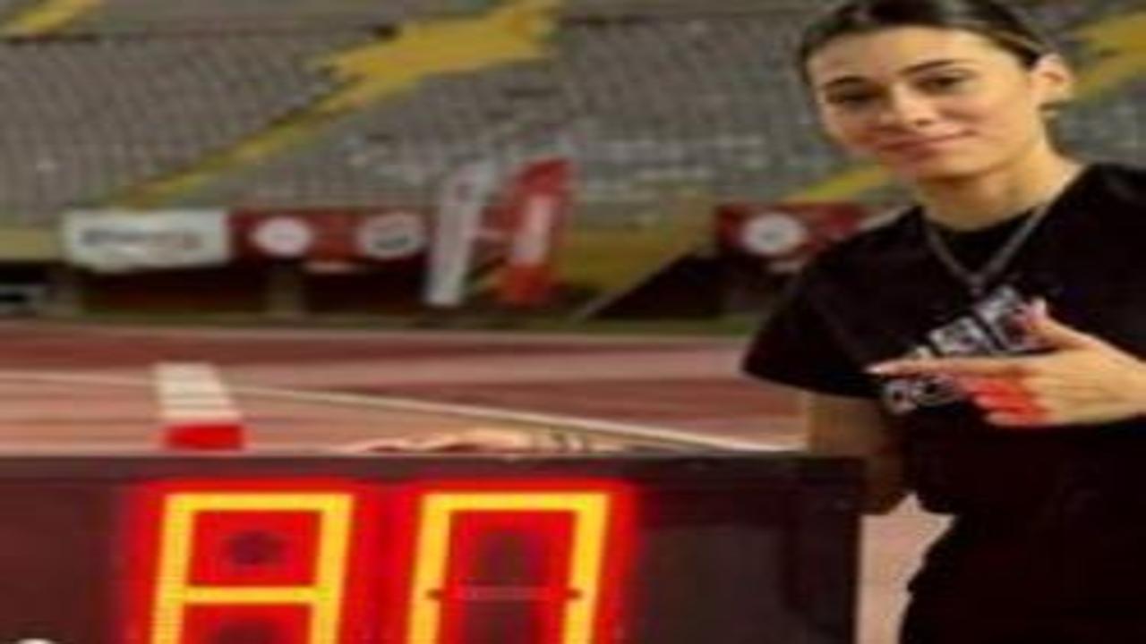 Bakan Bak'tan dünya rekortmeni sporcumuza tebrik