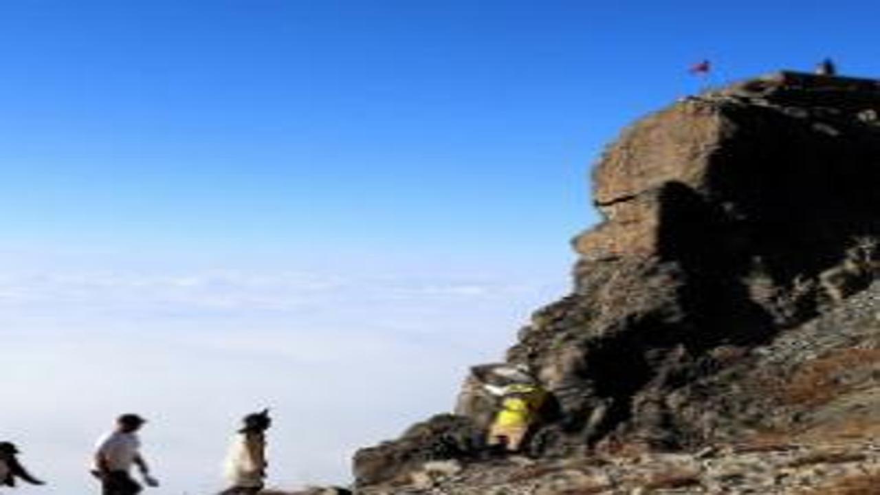 Doğa tutkunları ve dağcıların rotasında: “Uçurumdaki mescit”