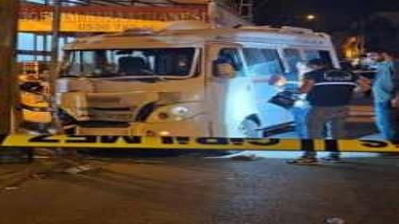 Dolmuş şoförü, direksiyon başında uğradığı silahlı saldırıda hayatını kaybetti