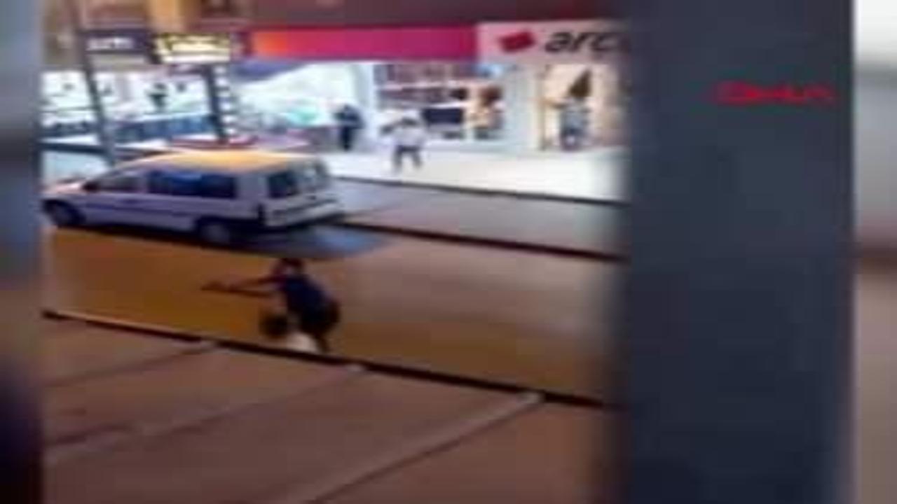 Kesici aletle ambulansa saldıran şüpheliler gözaltına alındı