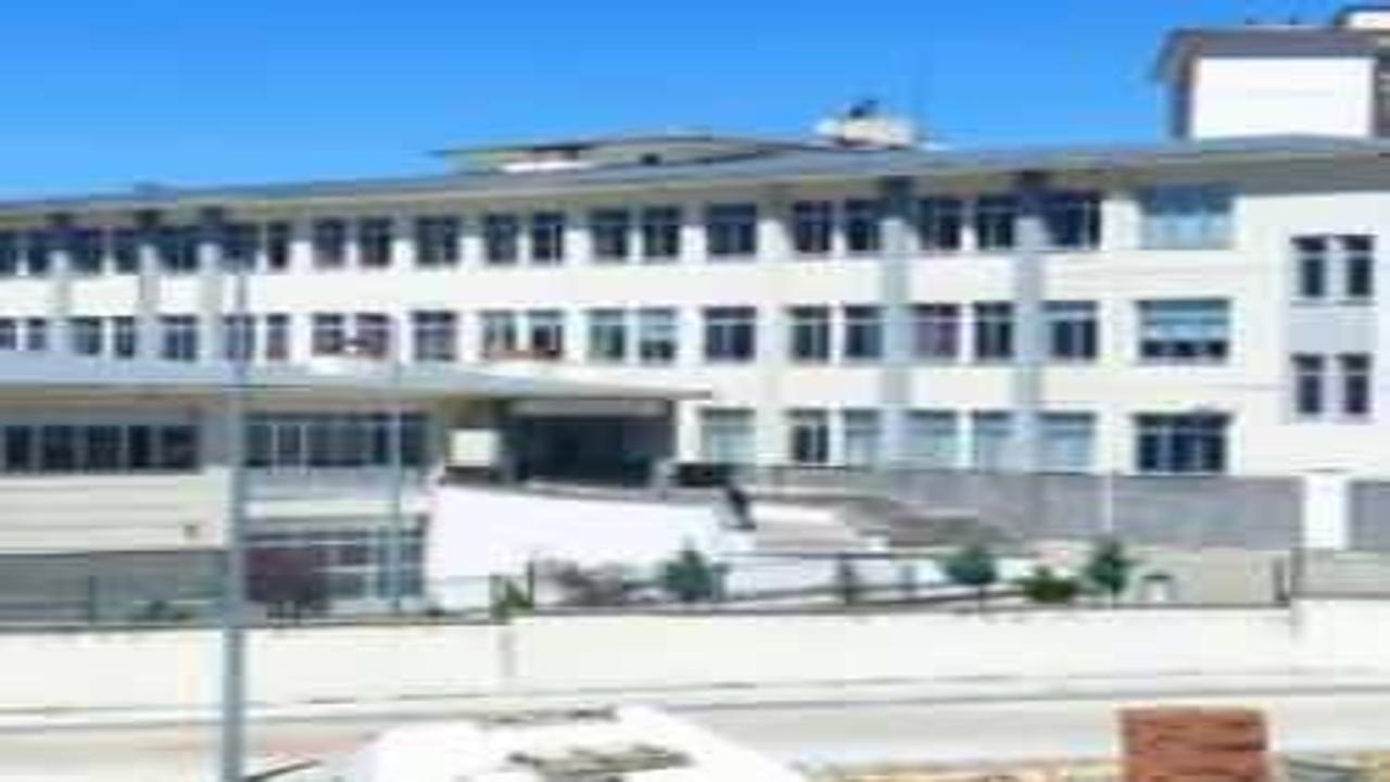 Okulun aylardır hem suyu hem de elektriği yok