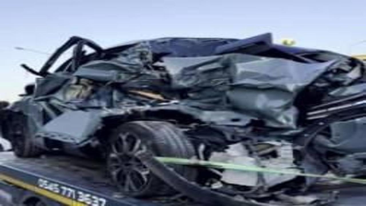 Mikserin çarptığı otomobil 4 aracı biçti, 2 çocuk yaralandı