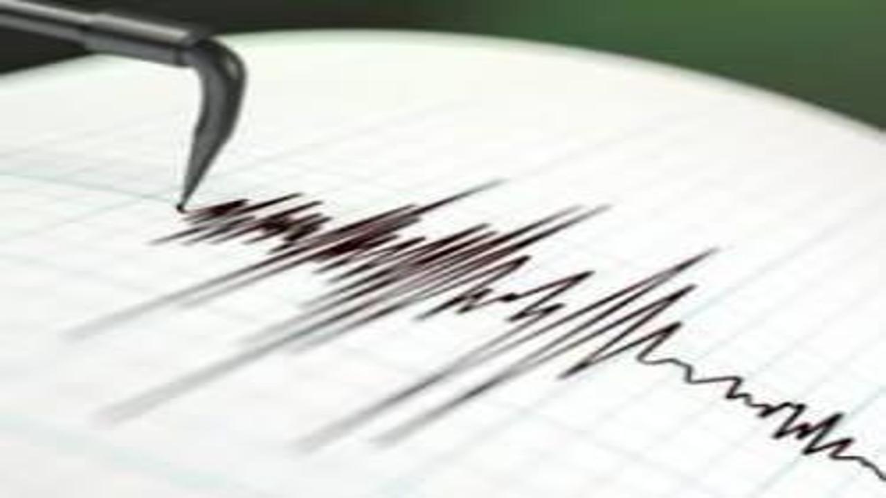 Son dakika: İzmir'de korkutan deprem!