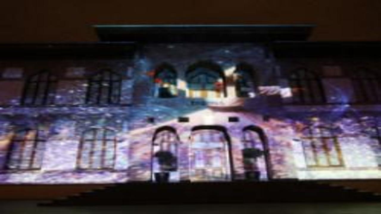Konya Büyükşehir, Taş Bina'da video mapping gösterisi başlattı
