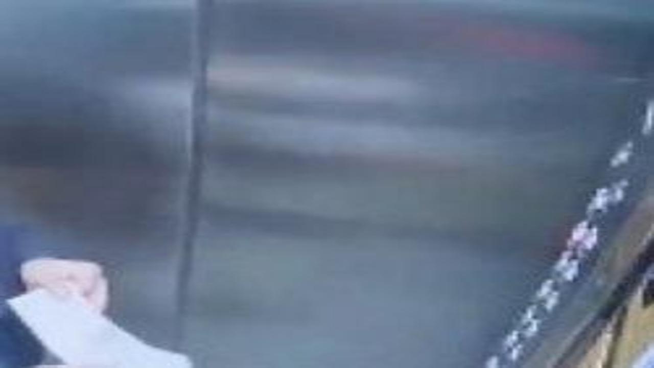 Atatürk'ün portresine tüküren kurye yakalandı