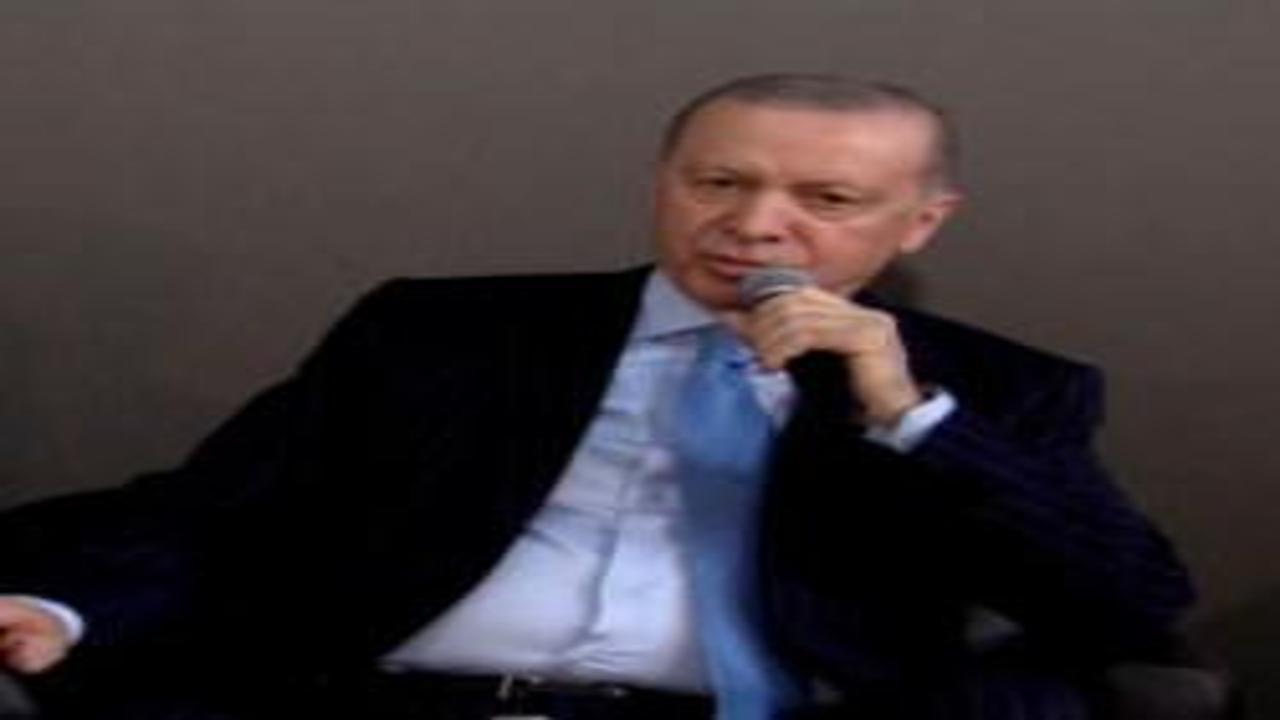 Cumhurbaşkanı Erdoğan, 27 yıl sonra aynı salonda yeniden öğrencilerle buluştu