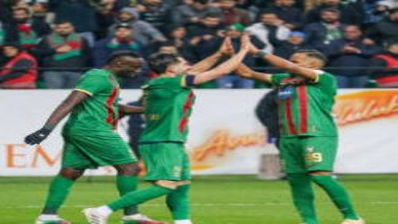 Her hafta lider değişiyor! Kritik maçı kazanıp zirveye yükseldiler