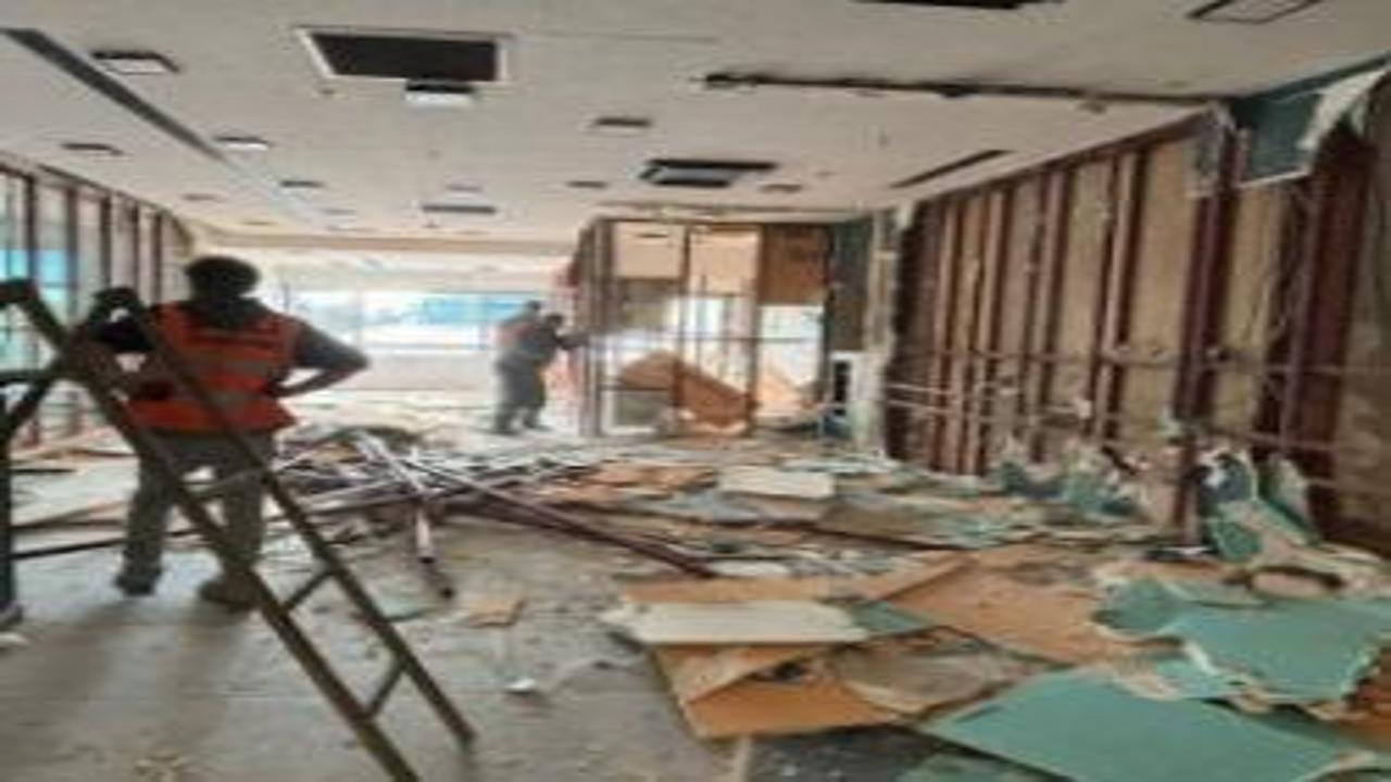 Şişli’de AVM'de kaçak ve ruhsata aykırı yapıların yıkımı gerçekleştirildi