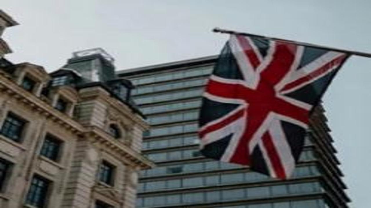 İngiltere'de işsizlik pandemiden bu yana en yüksek seviyeye çıktı!