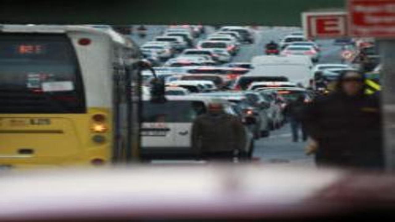 İşte İstanbul'u yöneten akıl: Trafiğin sebebi İBB değil bakanlıkmış!
