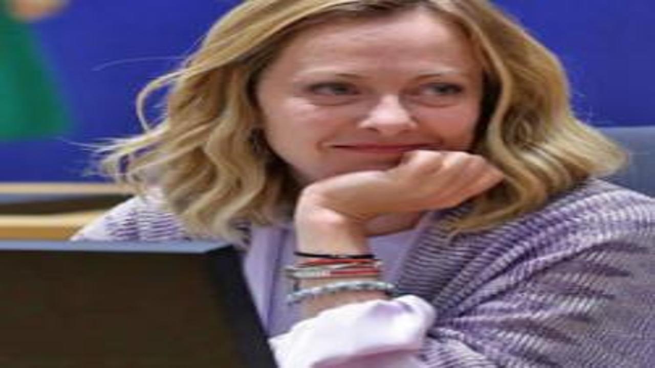 Meloni kendisine gelen hediyeleri satışa çıkarıyor! Değeri dudak uçuklattı