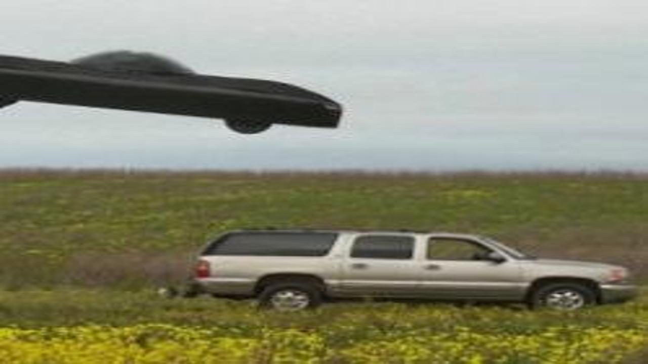 Uçan arabalar seneye piyasaya çıkıyor: Fiyatı dudak uçuklattı!