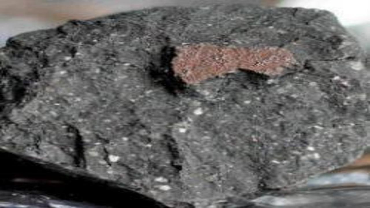 Mars'tan gelen 4,5 milyar yıllık gök taşında su izi keşfedildi