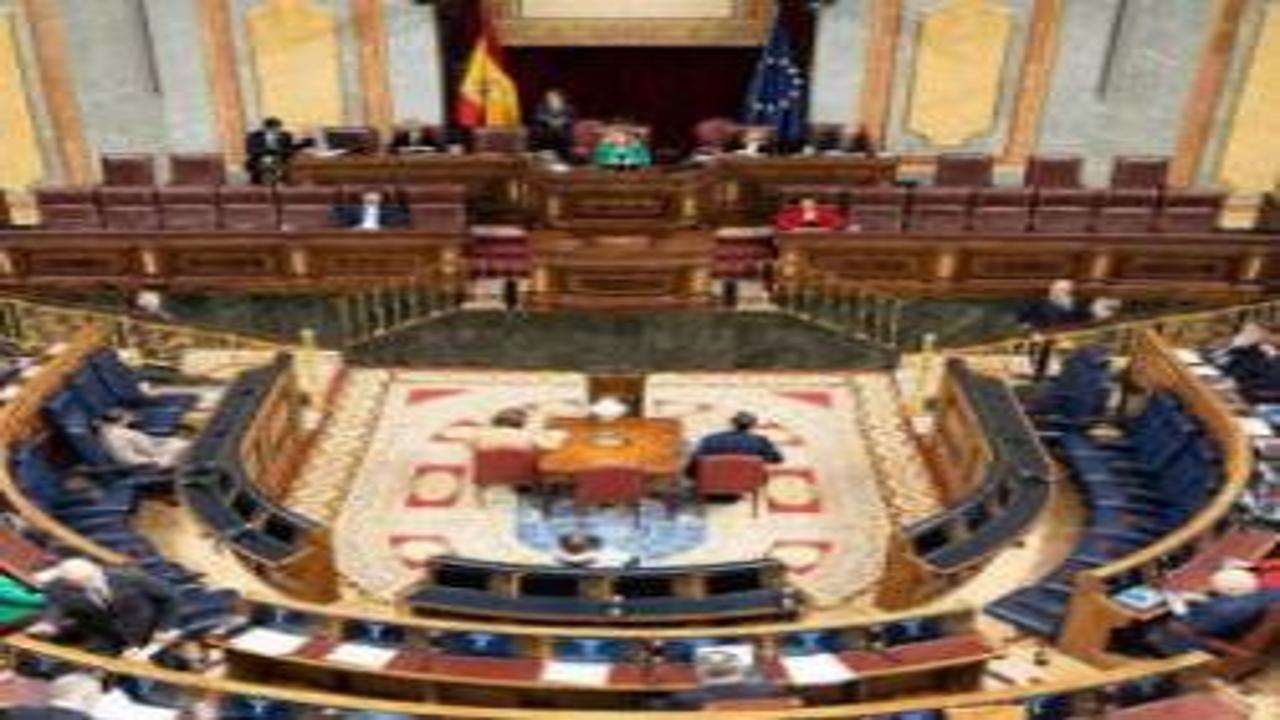 Dünya tarihini değiştirdiler! İşte İslam dünyasının ilk kadın başbakanı...