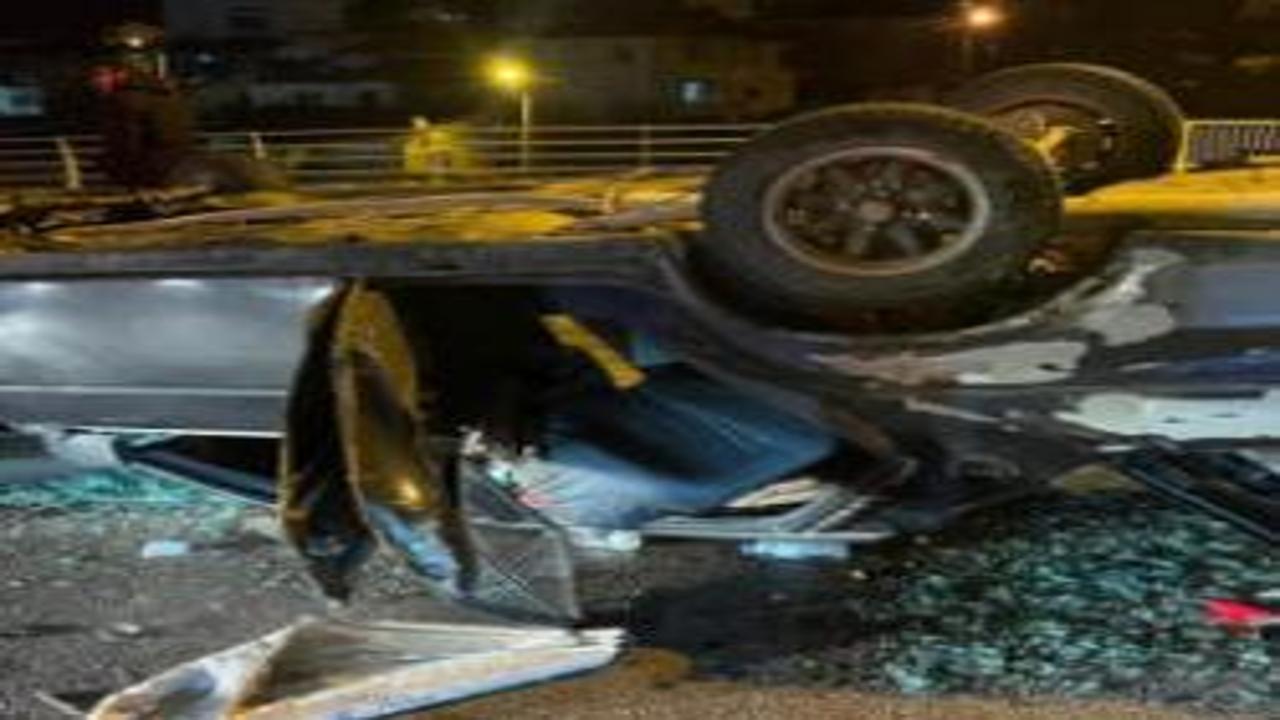 Hurdaya dönen araçtan burnu kanamadan çıktı