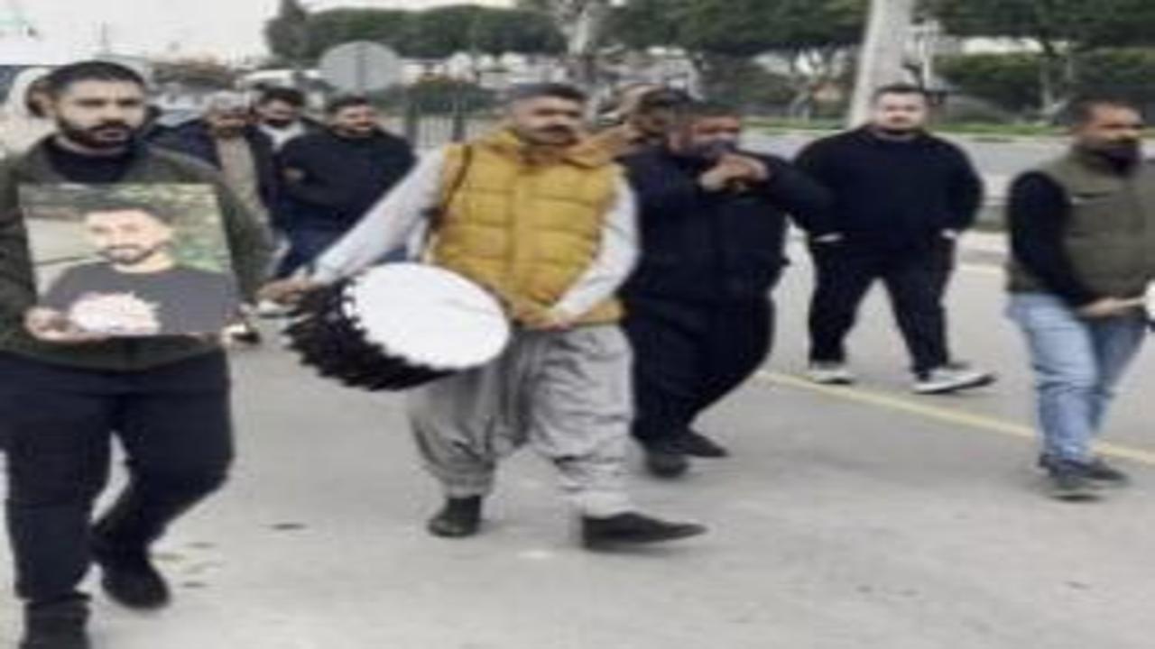 Mersin'de ölen genci davul zurnayla uğurladılar