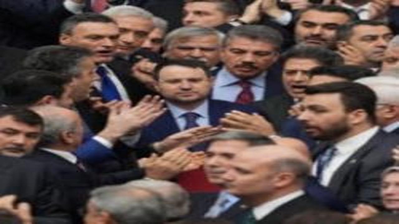Son dakika: TBMM'deki 'CHP' skandalı sonrası peş peşe tepkiler!