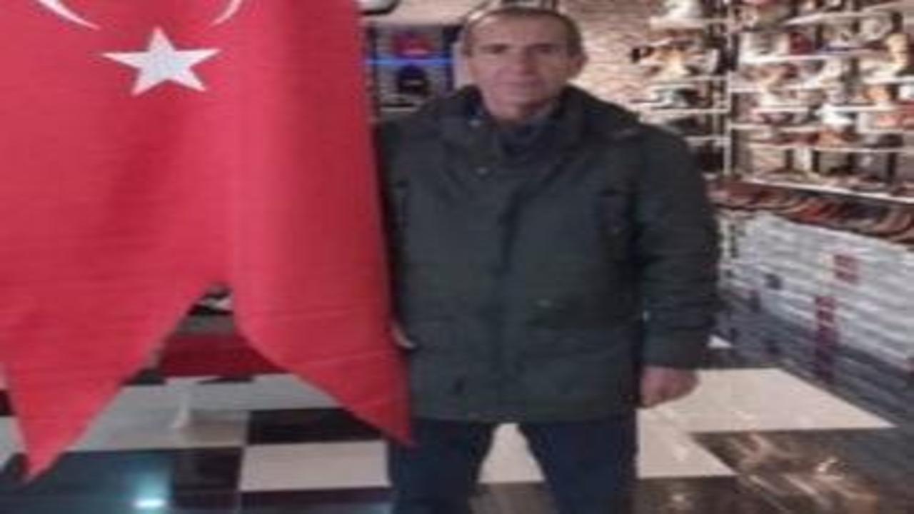 Babasını 12 bıçak darbesiyle öldürdü!