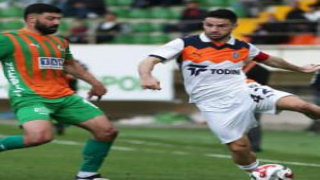 Başakşehir, Alanya'da 3 puanı ilk yarıda kaptı