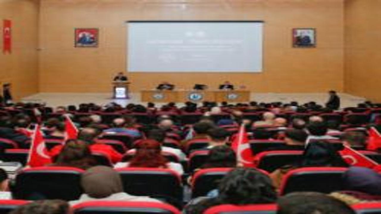 Bayburt Üniversitesi'nde "Azerbaycan - Türkiye İlişkileri" paneli düzenlendi