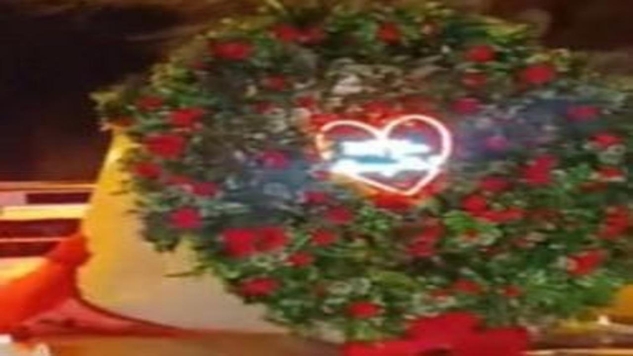 Bolu'da oto kurtarıcıdan dev buketle ilginç evlilik teklifi