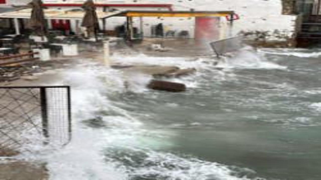 Fırtına şiddetini artırıyor! Meteoroloji kıyı bölgeleri uyardı