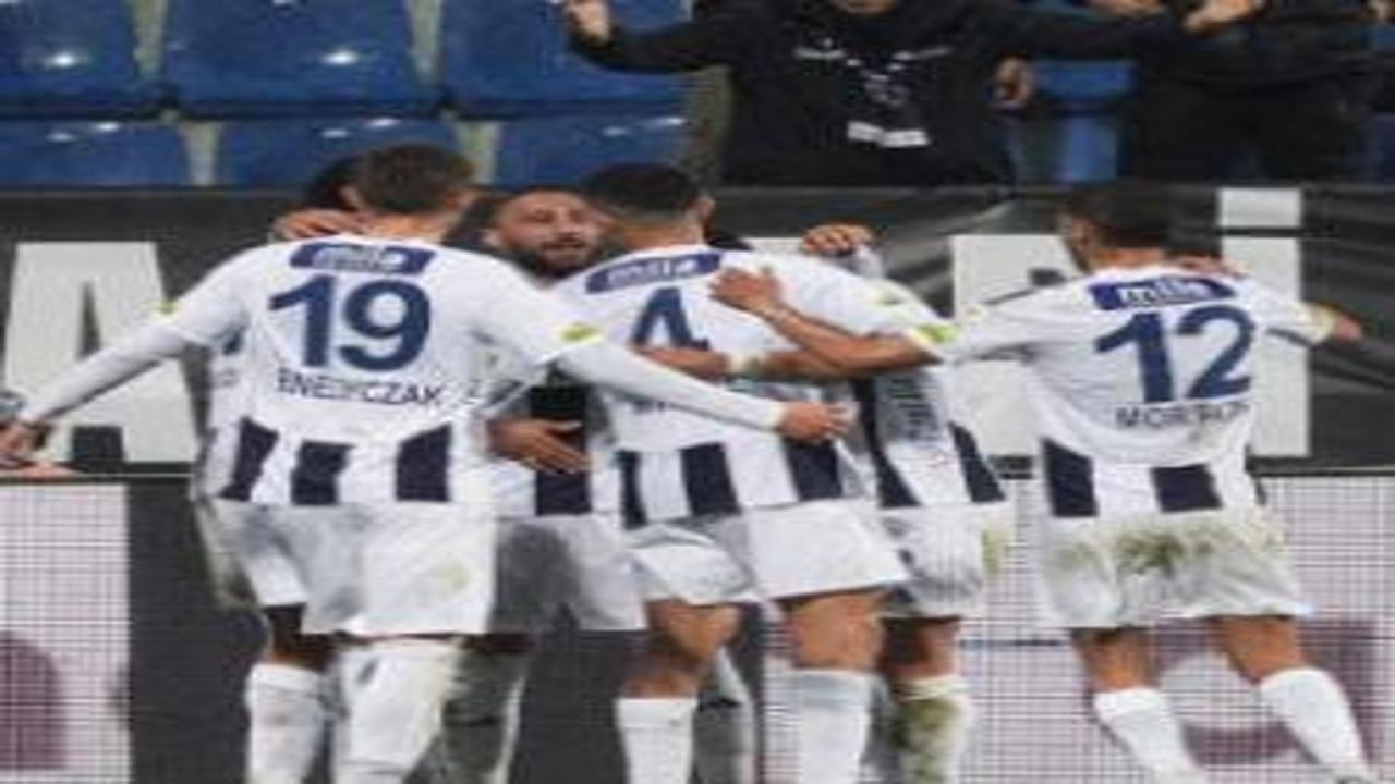 Düşme hattında nefes kesen derbi! Gol düellosunda yıldızlar sahneye çıktı