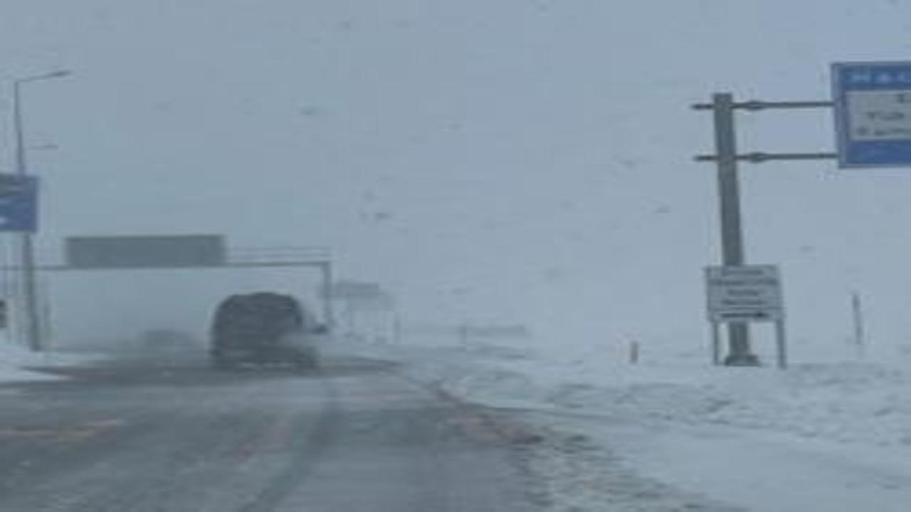Erciyes kara yolu trafiğe kapatıldı