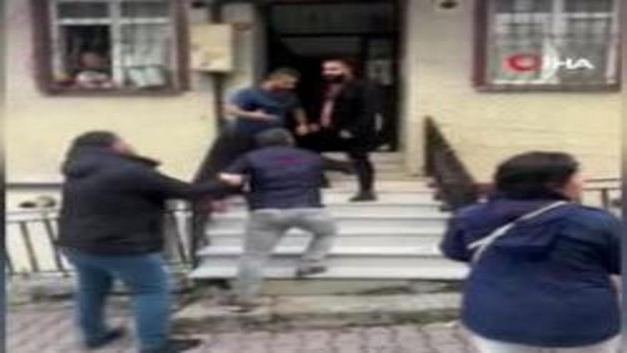 Esenyurt'ta eşi ve ikiz bebeklerinin gözü önünde darp edildi