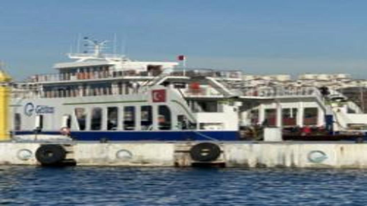 Feribot seferlerine 'fırtına' engeli
