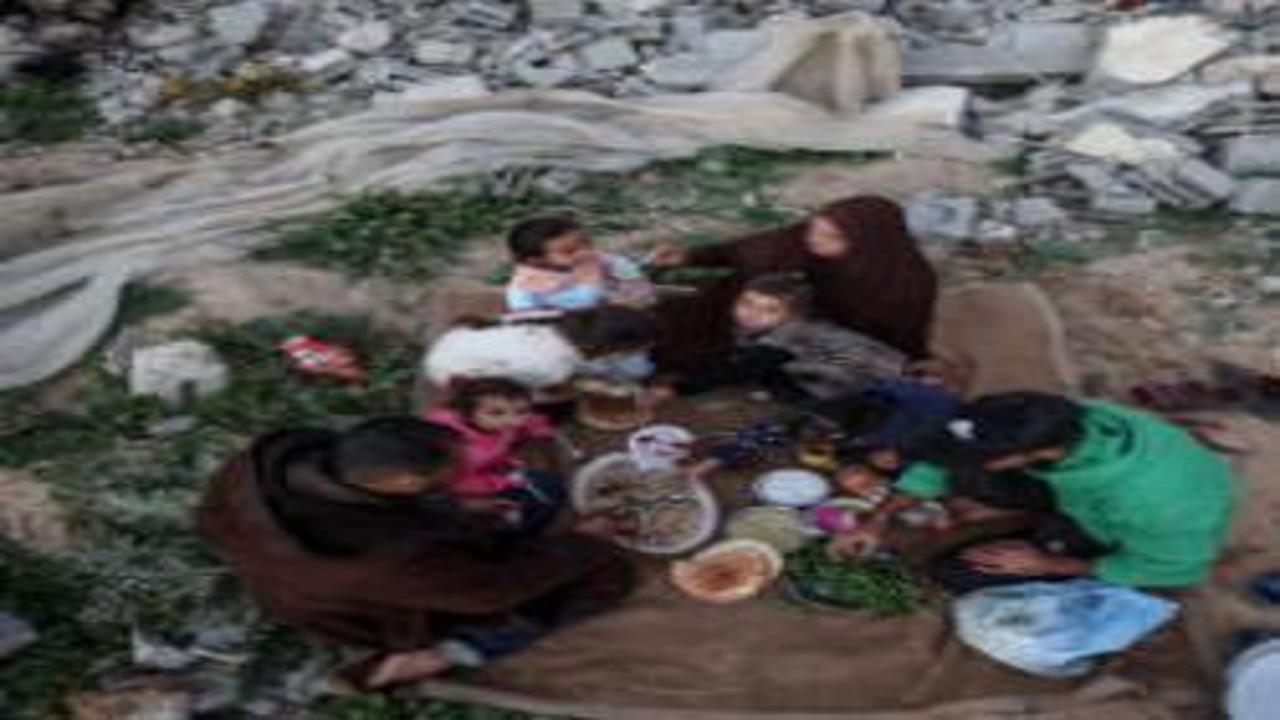 Gazze Ramazan'a abluka altında girdi