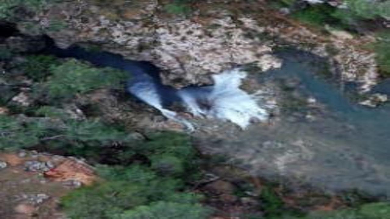 Güver Şelalesi’nde görsel şölen: Görenler hayran kalıyor