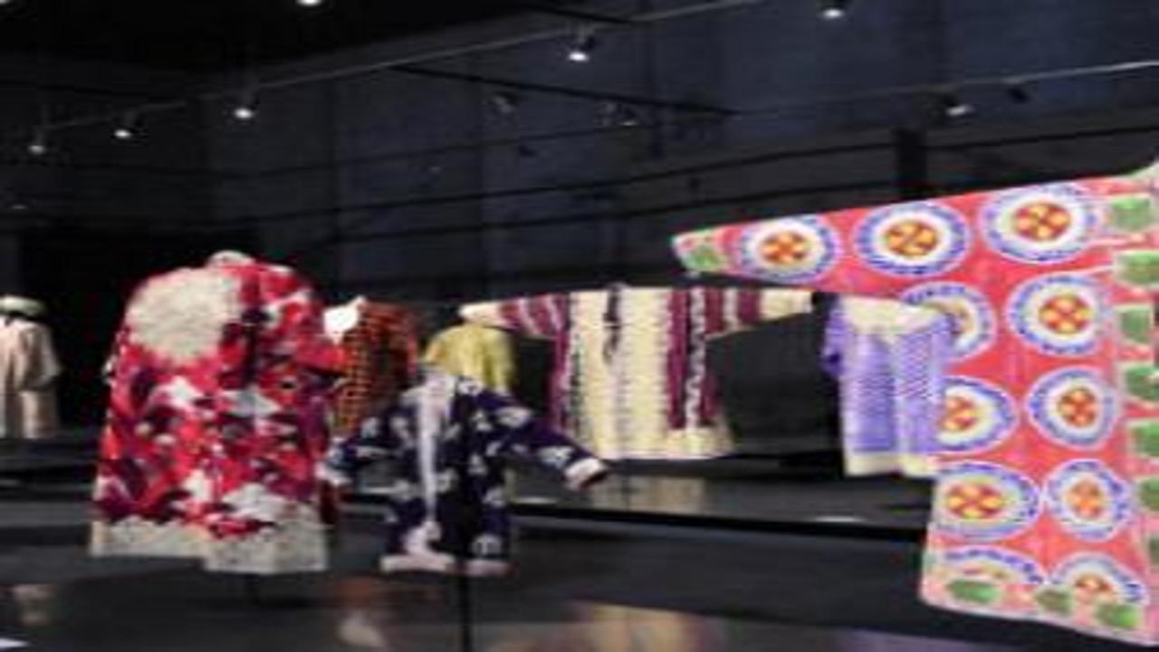 Özbekistan’ın rengarenk mirası: Geleneksel kıyafetler yüzyıllara meydan okuyor