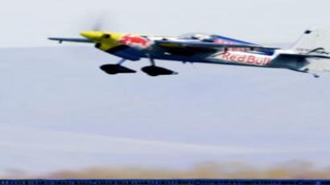 Red Bull sporcusu Dario Costa havacılık tarihinde bir ilke imza attı