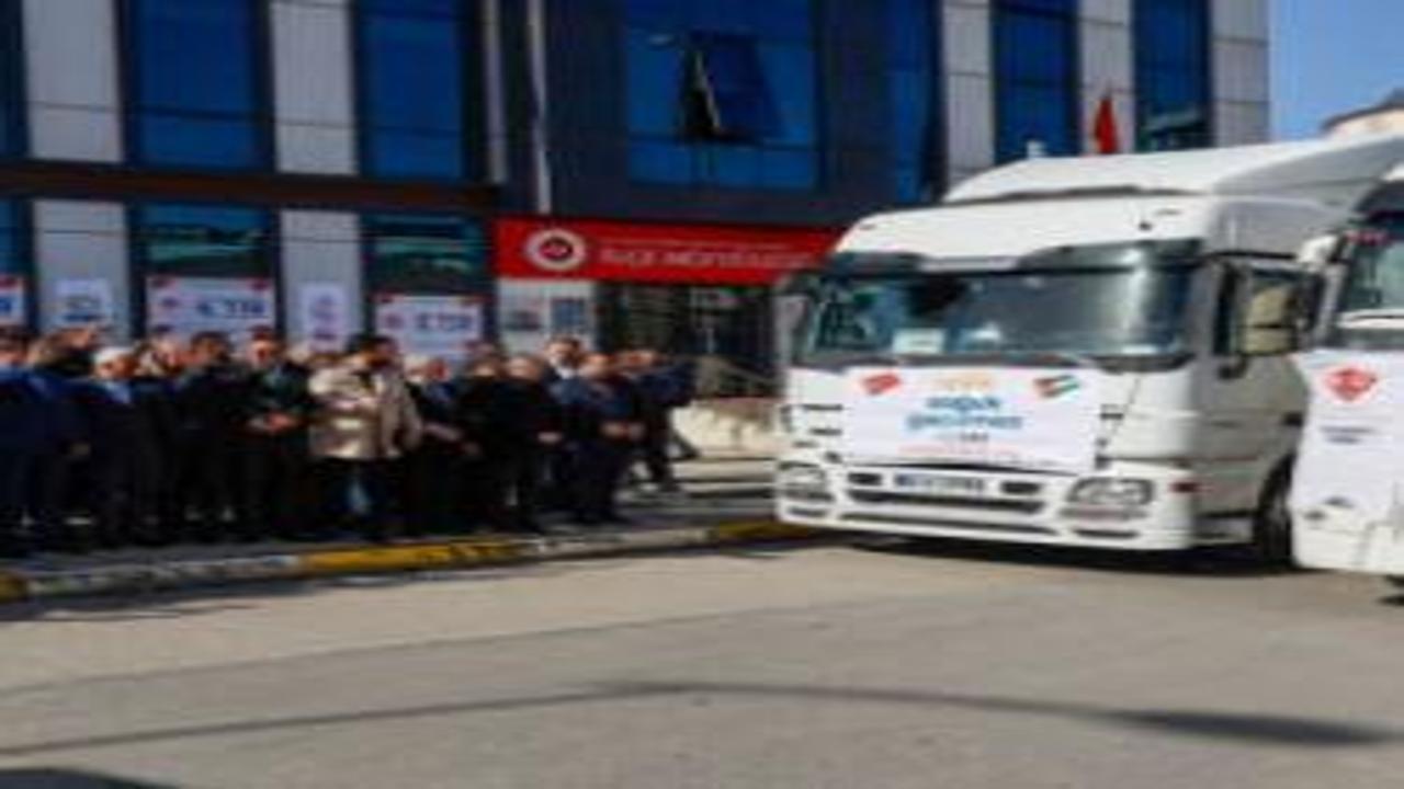 Sultanbeyli’de STK’lar Gazze, Sudan ve Suriye’ye 5 tır yardım gönderdi