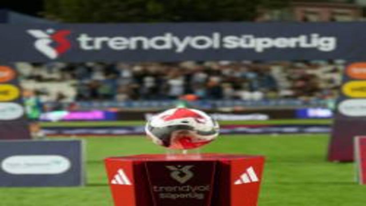 Tüm gözler bu maçta! Süper Lig'de dev derbinin tarihi ve saati açıklandı