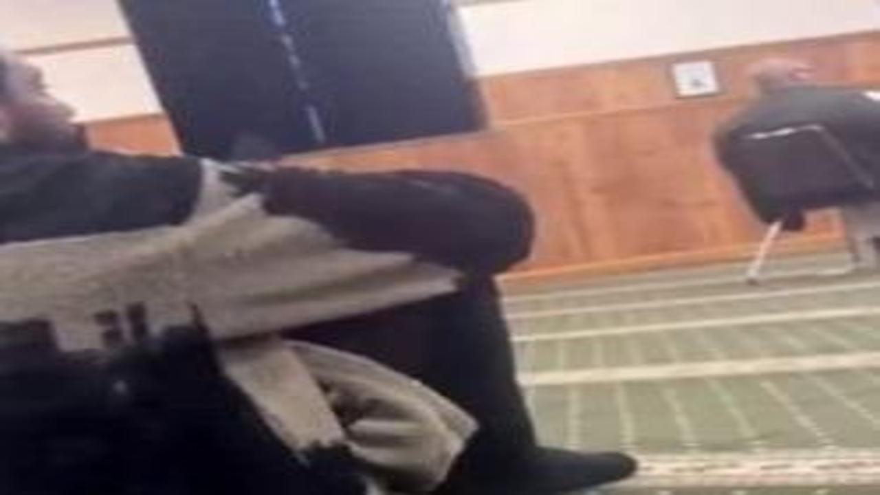 Ünlü NBA yıldızı ABD'de gündem oldu! Camide namaz kılarken görüntülendi