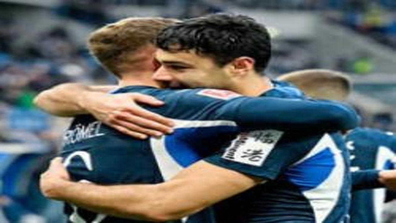 Golleriyle Avrupa'yı sallayan Türk savunmacı en iyi futbolcu ödülüne aday!